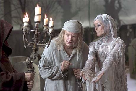 Alexander, Krakowski and Martin Haunt Grammer's Scrooge in TV "A Christmas Carol" Musical ...