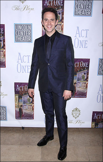 Next photo of Santino Fontana