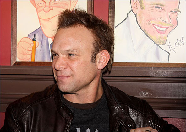 Norbert Leo Butz concert